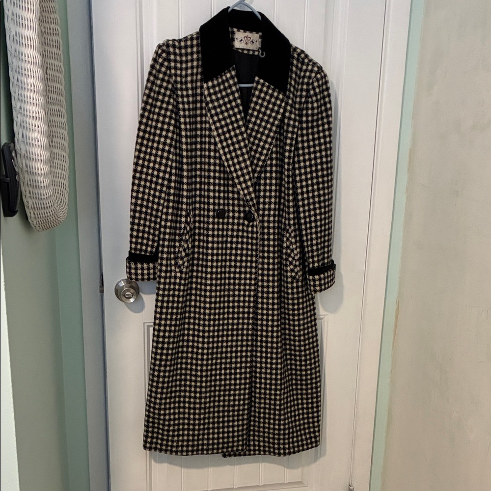 Women's Black and White Houndstooth wool Coat